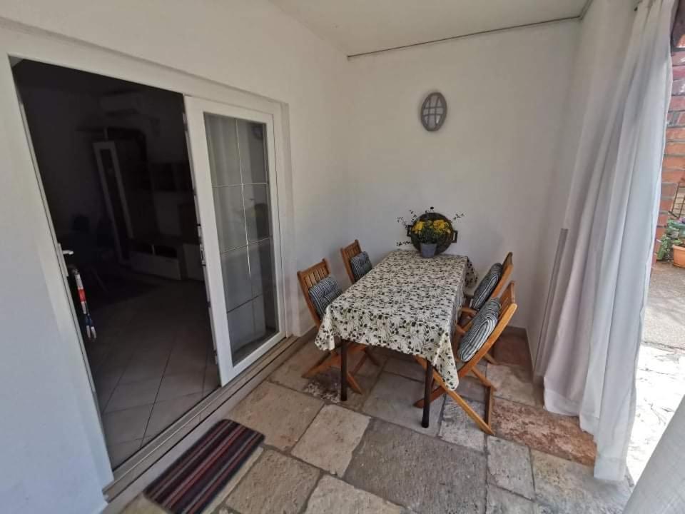 App Carla Apartment Novigrad  Bagian luar foto