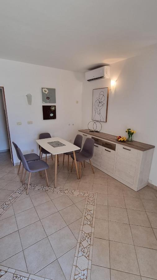 App Carla Apartment Novigrad  Bagian luar foto