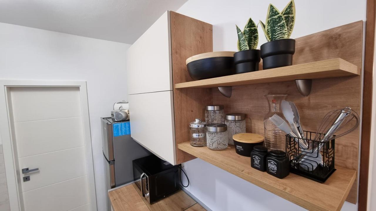 App Carla Apartment Novigrad  Bagian luar foto